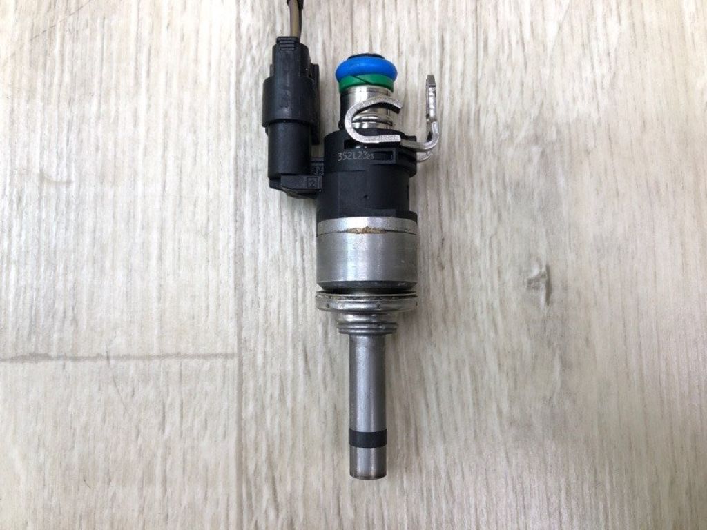 DS7Z-9F593-DA | Форсунка топливная FORD ESCAPE 12-19