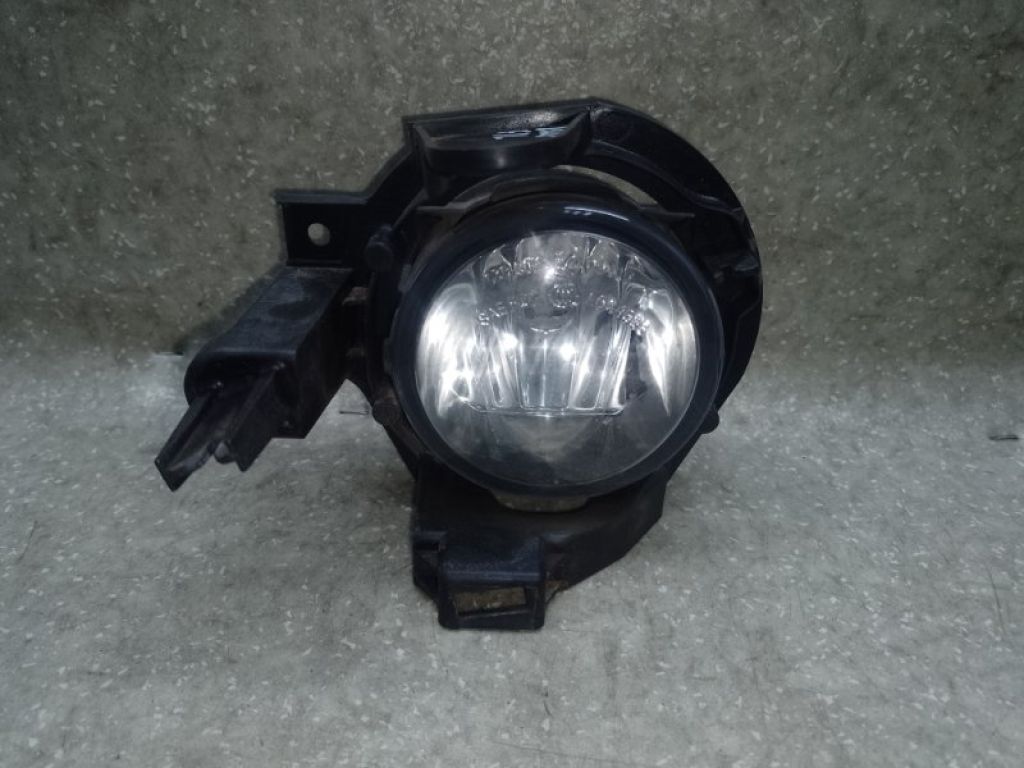 261503NB1A | Протитуманна фара лів. NISSAN LEAF 10-17