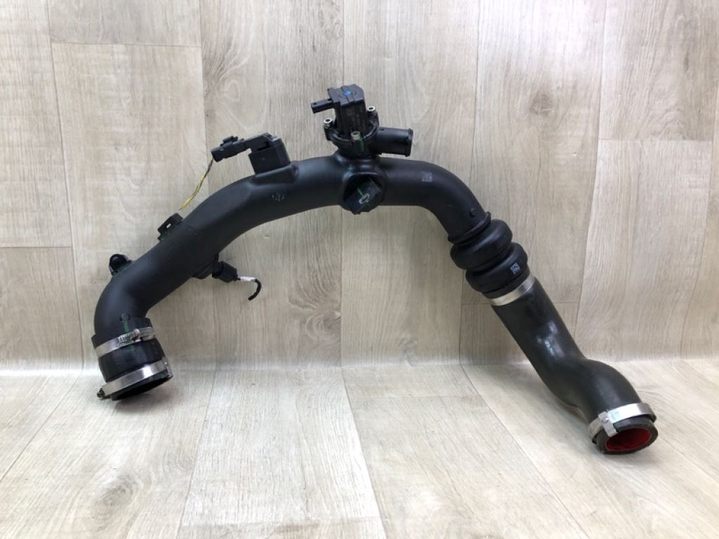 F1FZ-6C646-A | Патрубок інтеркулера FORD ESCAPE 12-19