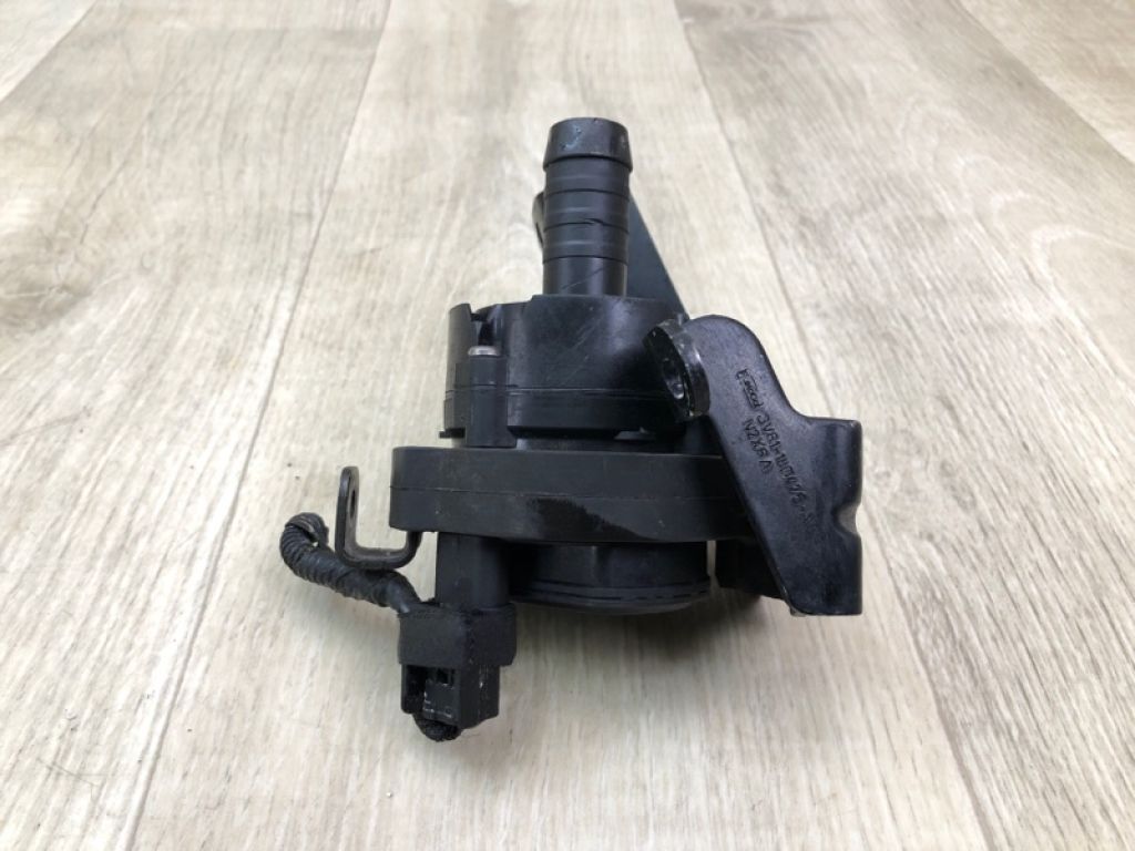 GV6Z-18D473-A | Помпа охолодження електрична FORD ESCAPE 12-19 - Фото 3