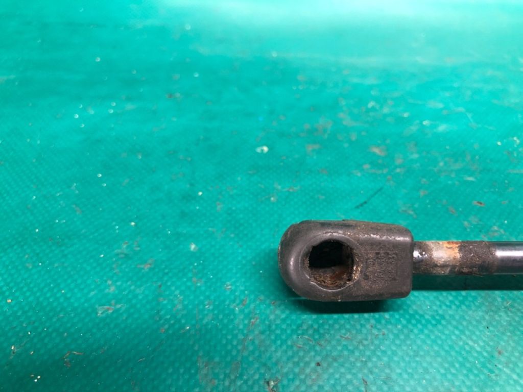 68101 213AA | Амортизатор кришки багажника лів. DODGE JOURNEY 08-20 - Фото 3