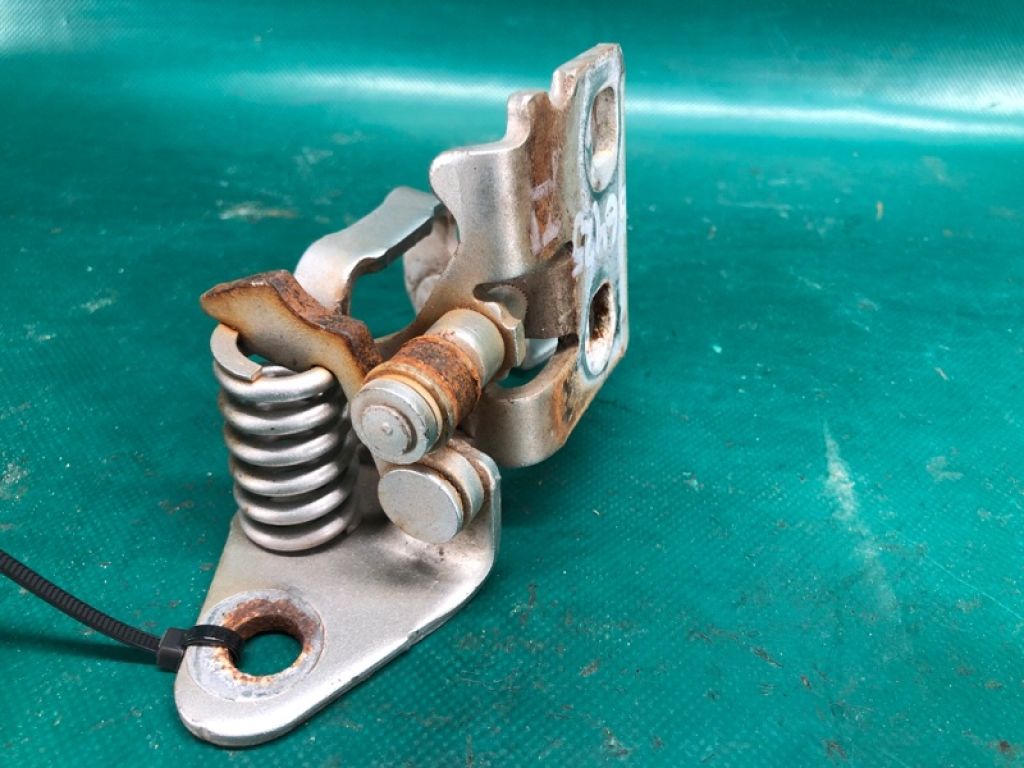 55360 919AH | Петля двері нижня передн. лів. DODGE JOURNEY 08-20 - Фото 2