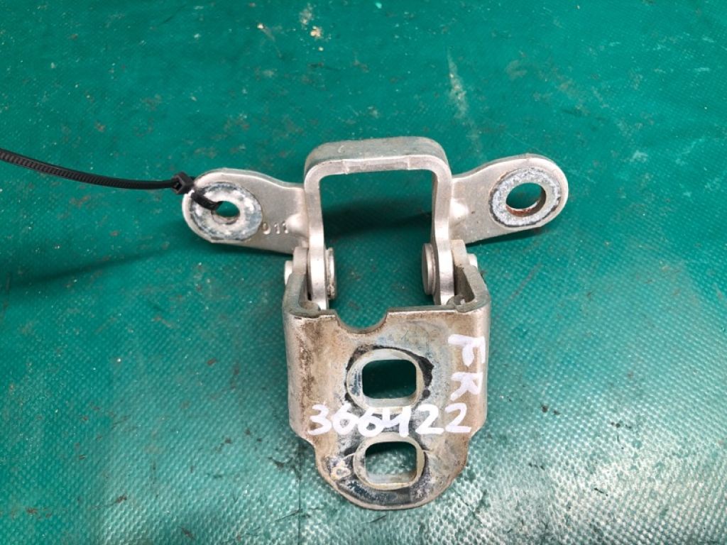 5074 256AB | Петля двері верхня передн. прав. DODGE JOURNEY 08-20 - Фото 3