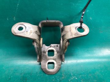 Петля двері верхня передн. лів. JEEP PATRIOT 10-17