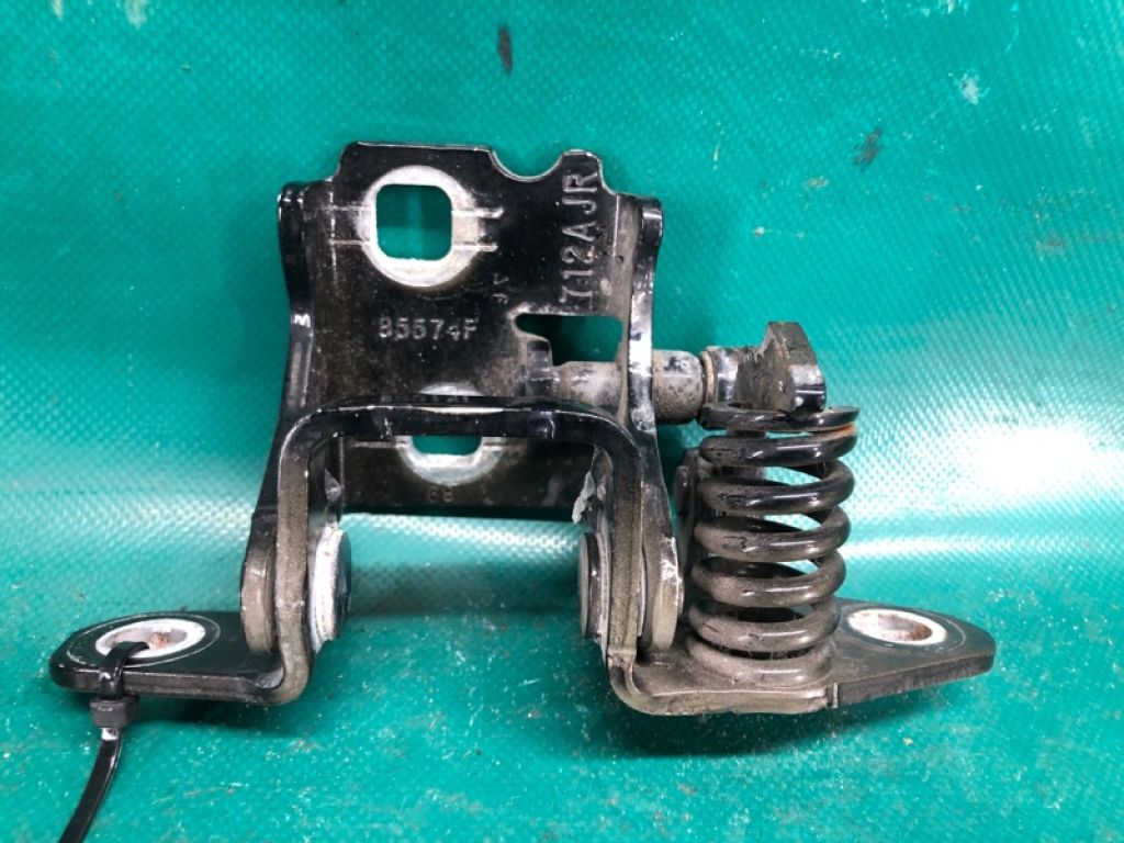 5115 712AI | Петля двери нижняя передн. прав. JEEP PATRIOT 10-17