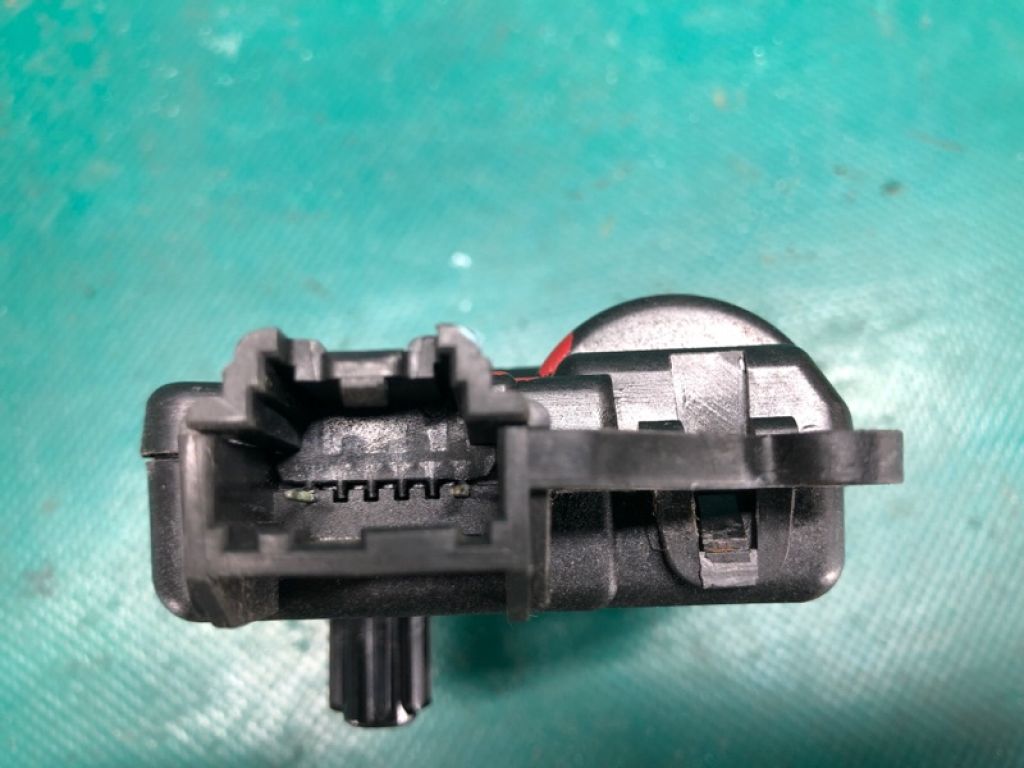 68018 109AA | Моторчик заслінки пічки JEEP PATRIOT 10-17 - Фото 4