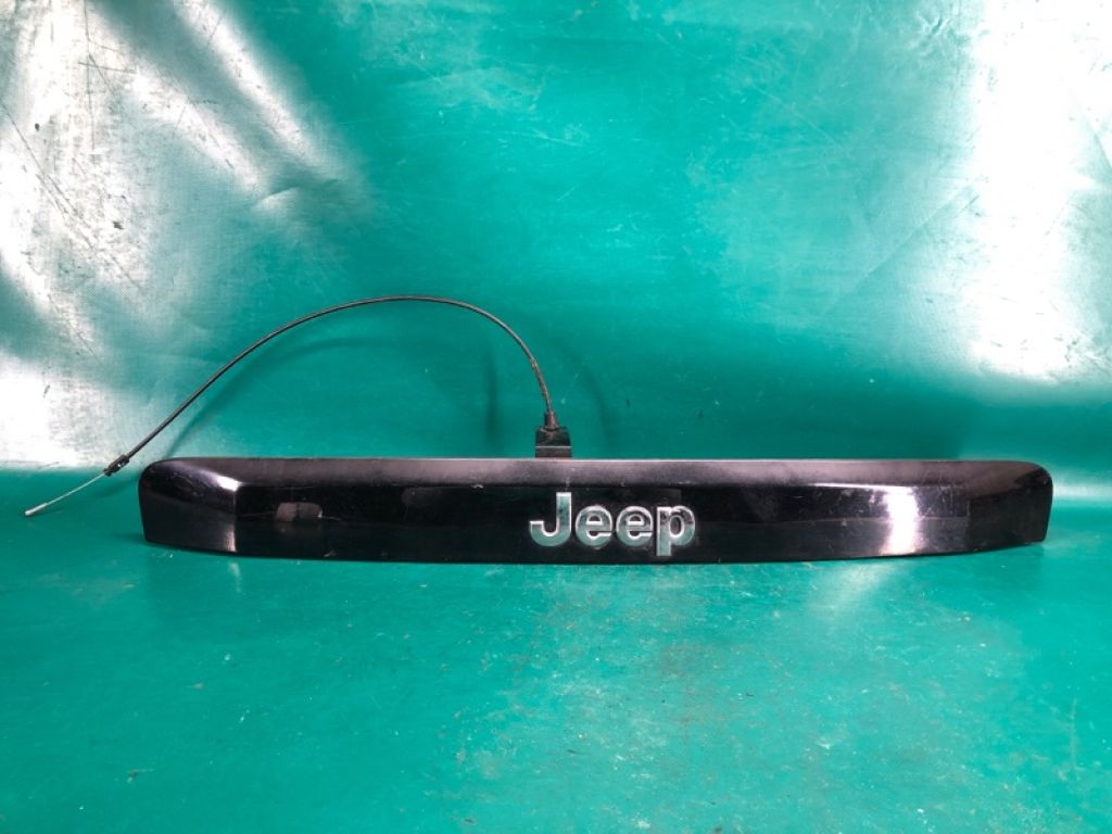 ZH33 DX8AK | Панель подсветки номера JEEP PATRIOT 10-17