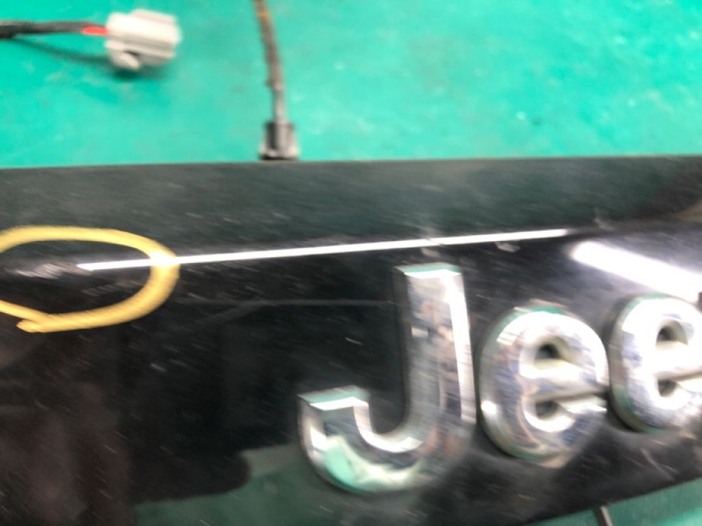 ZH33 DX8AK | Панель подсветки номера JEEP PATRIOT 10-17 - Фото 4