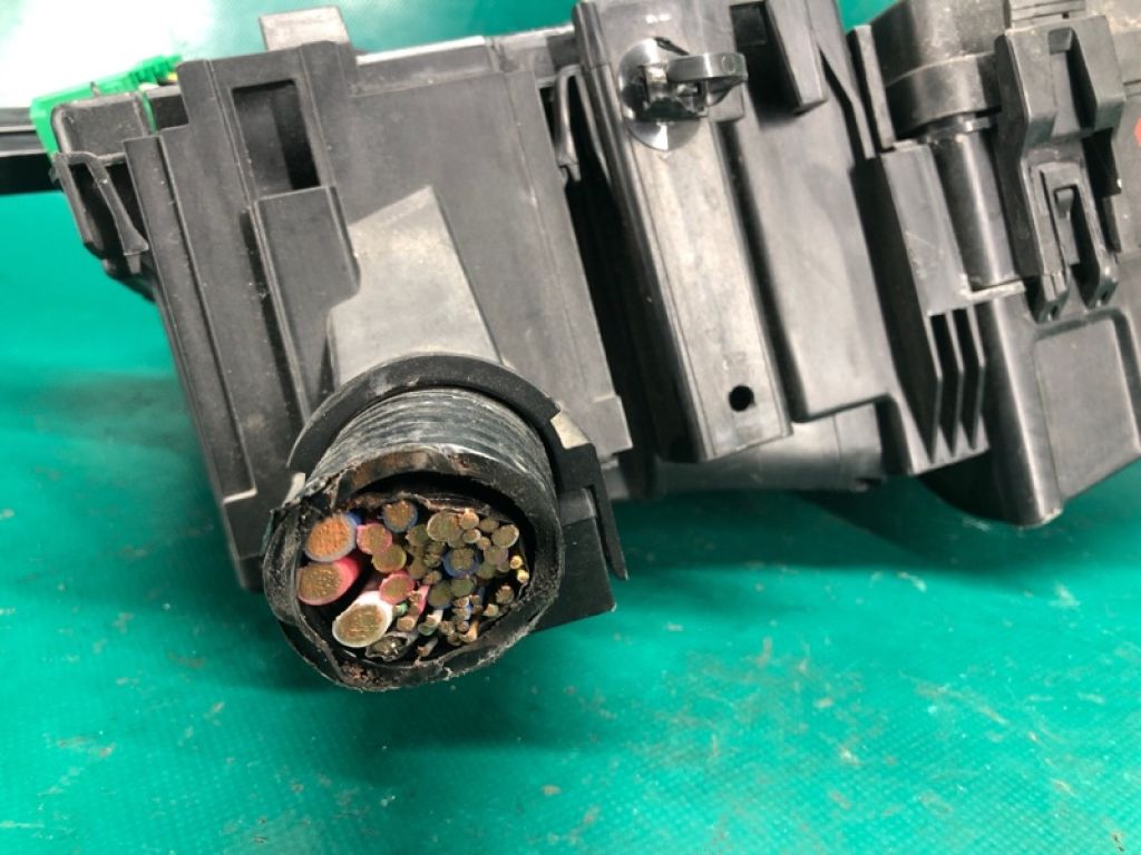 284B8-4BA0C | Корпус блока предохранителей NISSAN X-TRAIL/ROGUE T32 13-20 - Фото 4