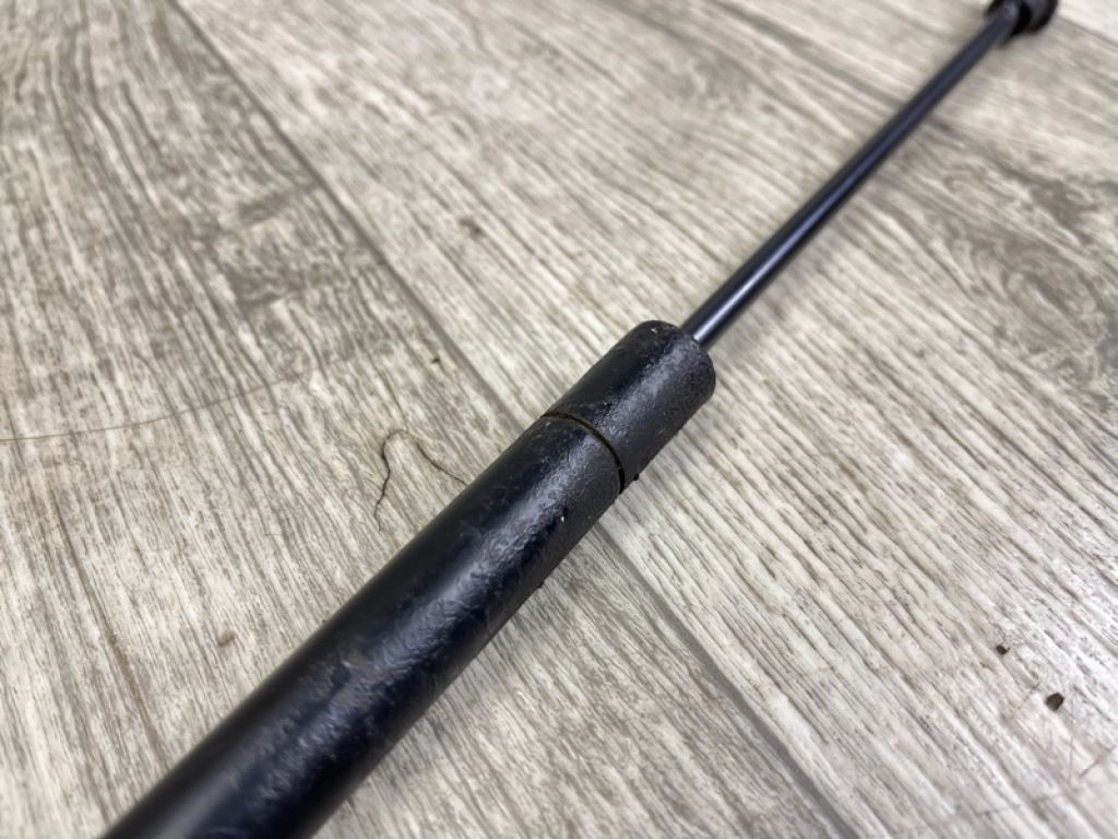 68083885AA | Амортизатор кришки багажника JEEP GRAND CHEROKEE 11-22 - Фото 6