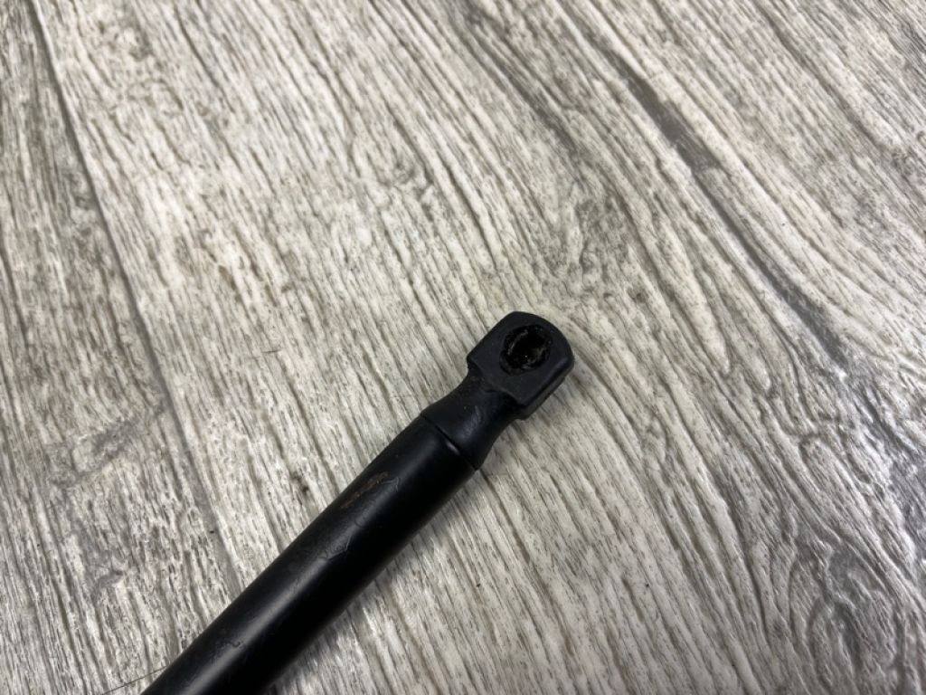 68083885AA | Амортизатор кришки багажника JEEP GRAND CHEROKEE 11-22 - Фото 9