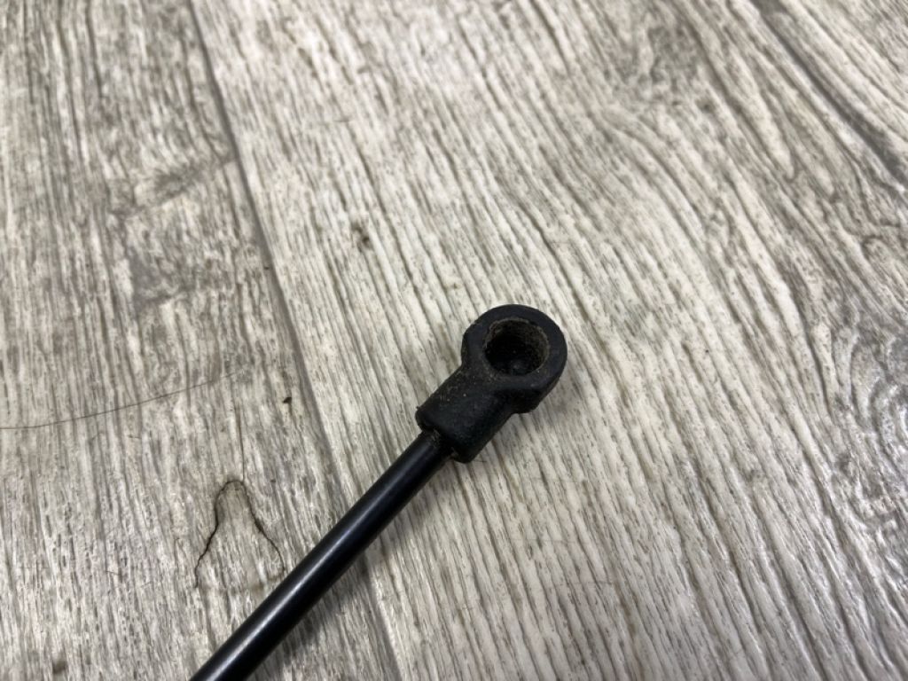 68083885AA | Амортизатор кришки багажника JEEP GRAND CHEROKEE 11-22 - Фото 10