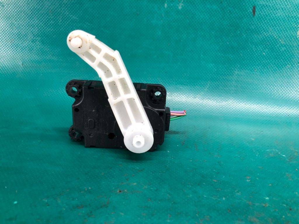 27749-4BU0A | Моторчик заслінки пічки NISSAN X-TRAIL/ROGUE T32 13-20 - Фото 3