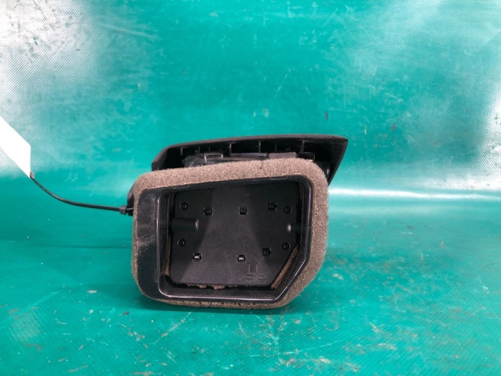 68760-6FL0A | Дефлектор повітряний прав. NISSAN X-TRAIL/ROGUE T32 13-20 - Фото 3