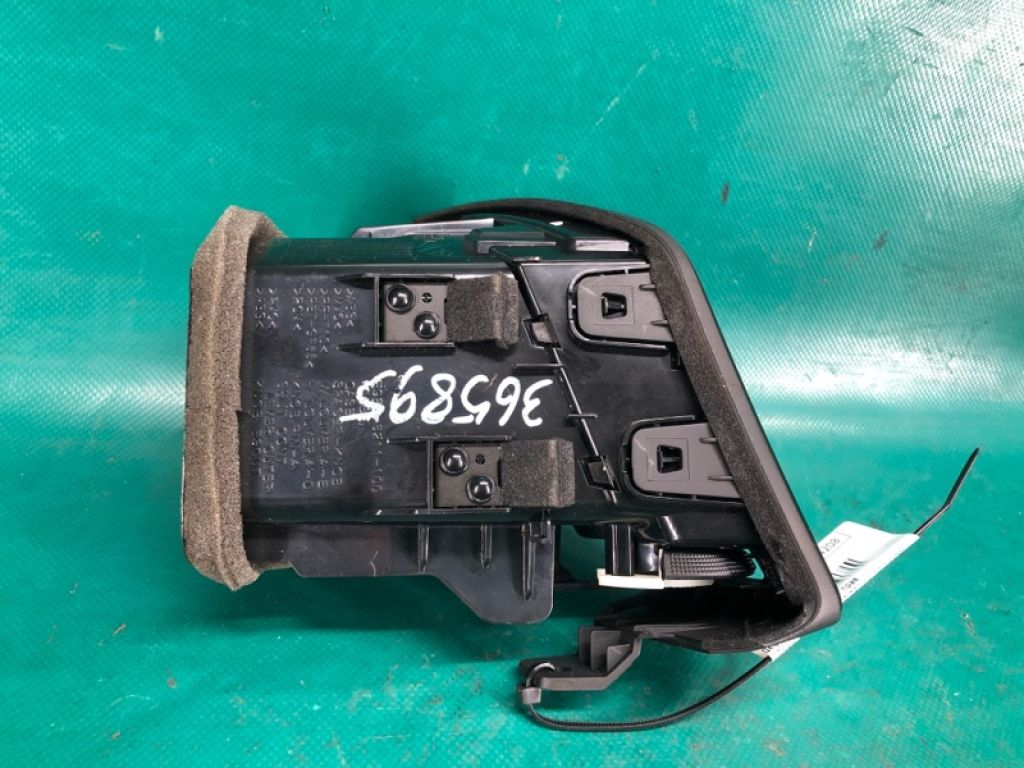 68760-6FL0A | Дефлектор повітряний прав. NISSAN X-TRAIL/ROGUE T32 13-20 - Фото 4