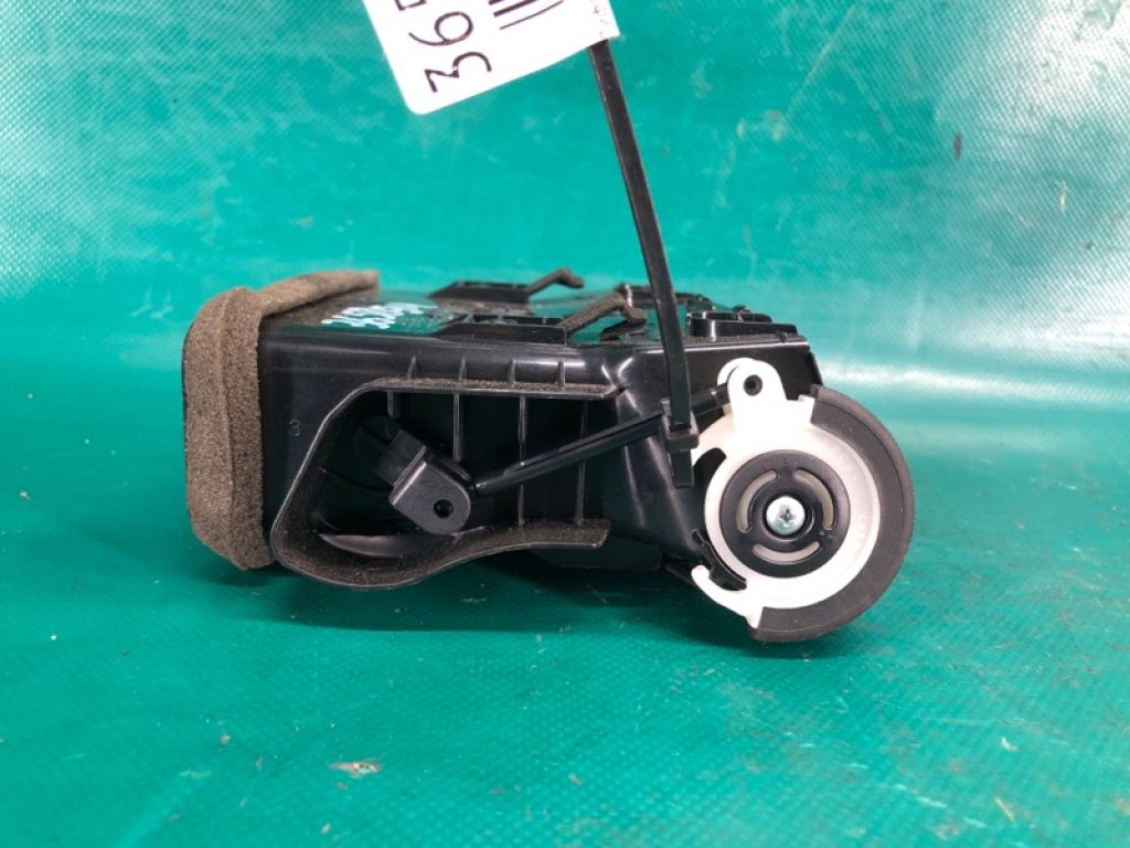 68750-6FM0A | Дефлектор повітряний прав. NISSAN X-TRAIL/ROGUE T32 13-20 - Фото 3