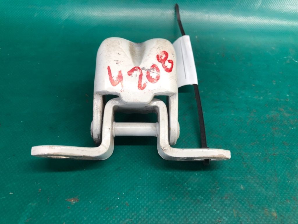 82420-AG000 | Петля двері нижня задн. прав. NISSAN X-TRAIL/ROGUE T32 13-20 - Фото 4