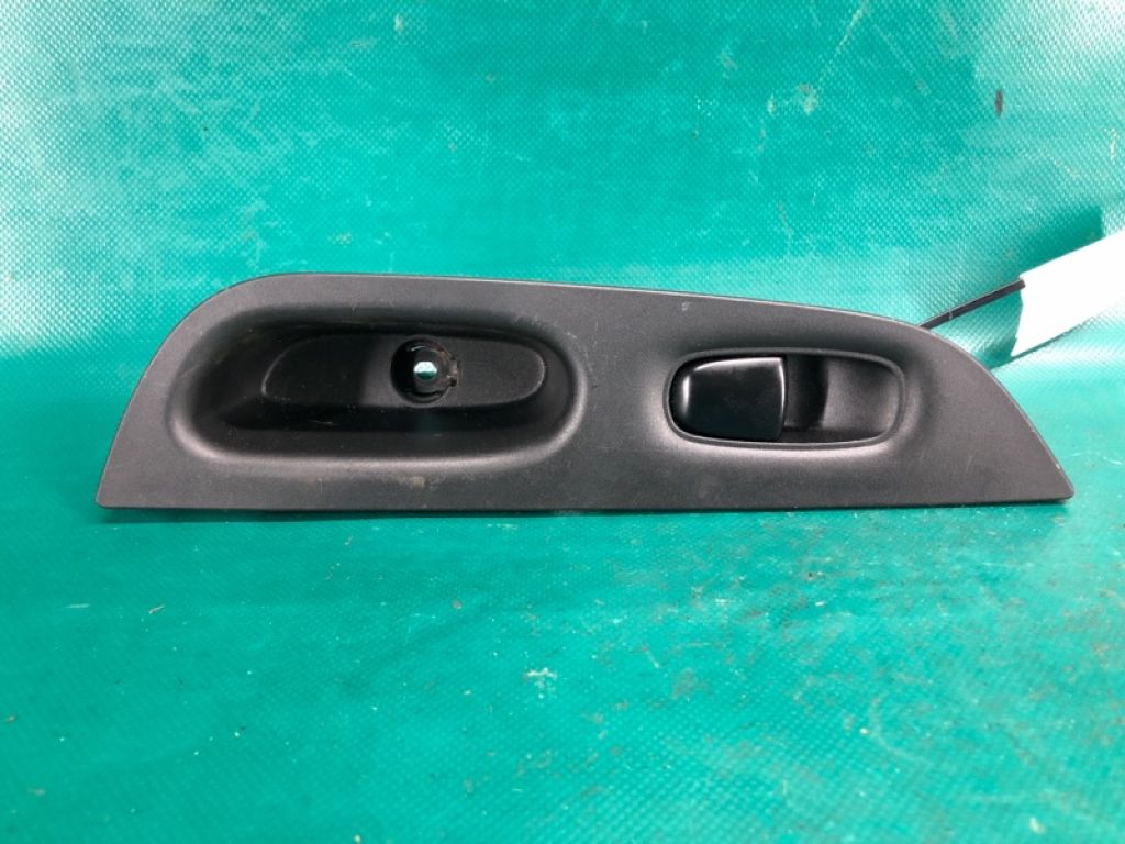 25411-4CE0A | Кнопка стеклоподъемника задн. прав. NISSAN X-TRAIL/ROGUE T32 13-20