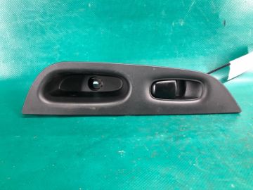 Кнопка стеклоподъемника задн. прав. NISSAN X-TRAIL/ROGUE T32 13-20