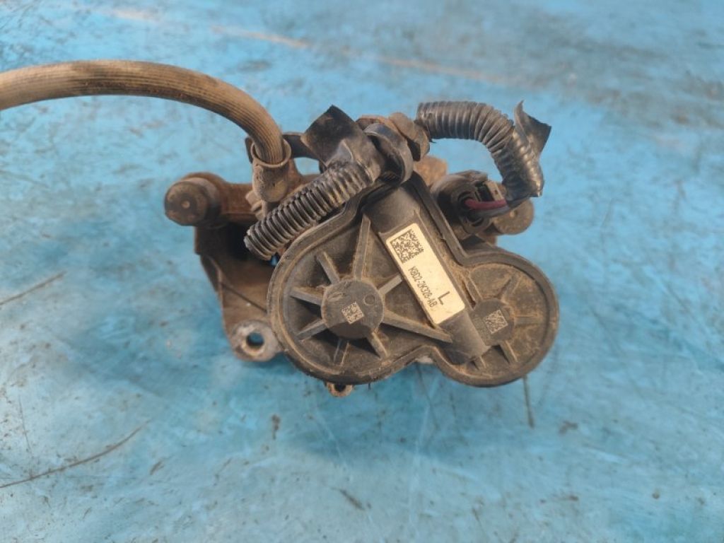 K8D2-2K328-AB | Супорт гальмівний задн. лів. LAND ROVER EVOQUE 19- - Фото 3