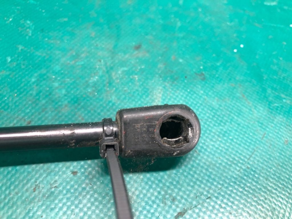 65471-3JA0A | Амортизатор капоту лів. INFINITI QX60/JX35 12-20 - Фото 3