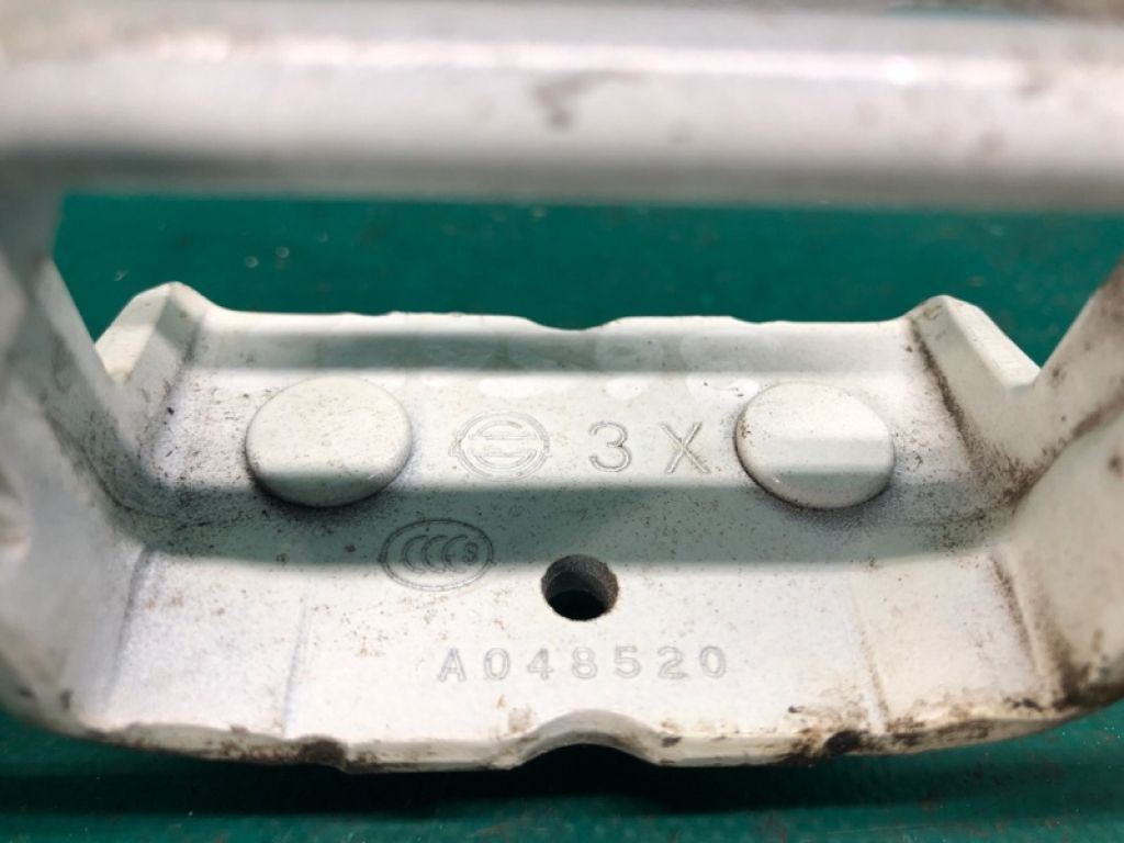 82400-1KA0A | Петля двері верхня задн. прав. NISSAN JUKE 10-19 - Фото 4