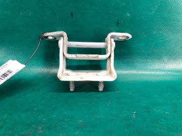 Петля двері верхня задн. лів. NISSAN JUKE 10-19