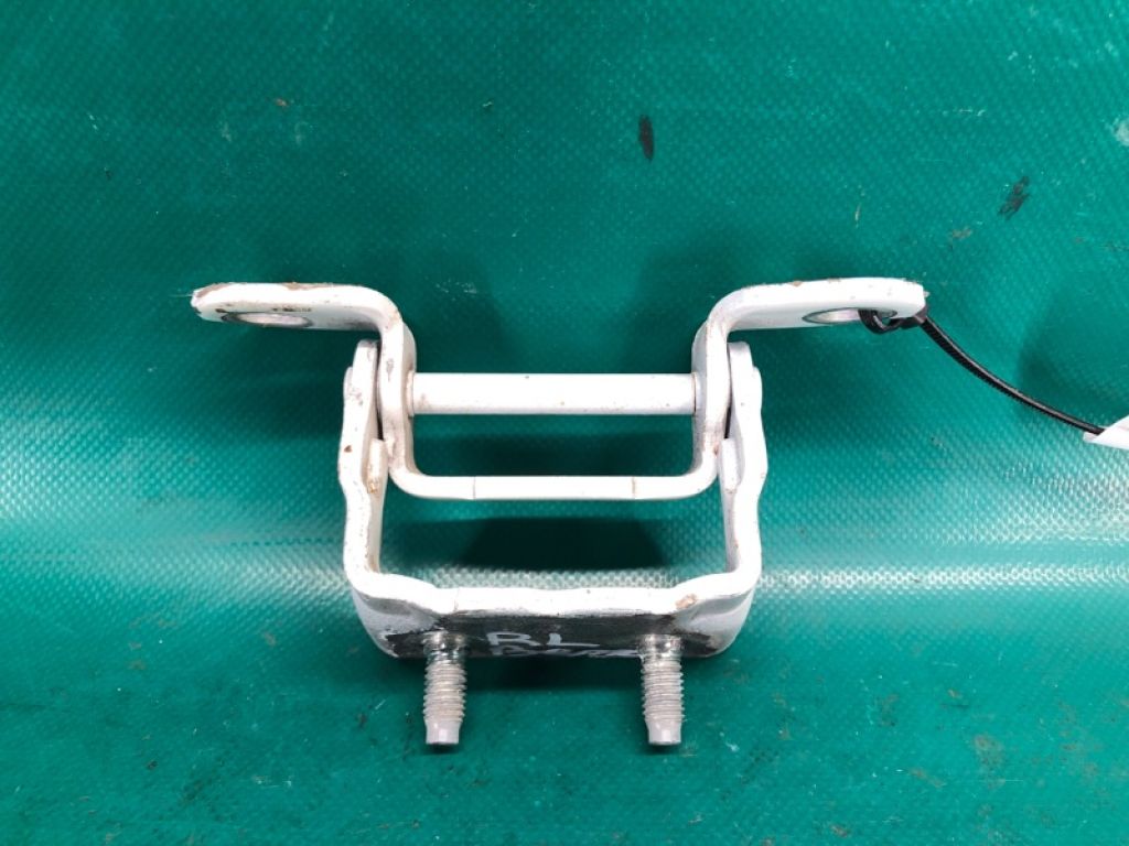 82401-1KA0A | Петля двері верхня задн. лів. NISSAN JUKE 10-19 - Фото 3