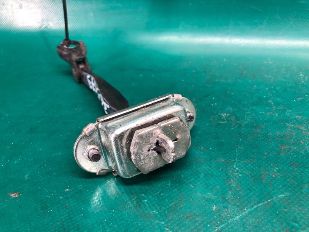 80430-1KA0B | Обмежувач дверей передн. лів. NISSAN JUKE 10-19 - Фото 3