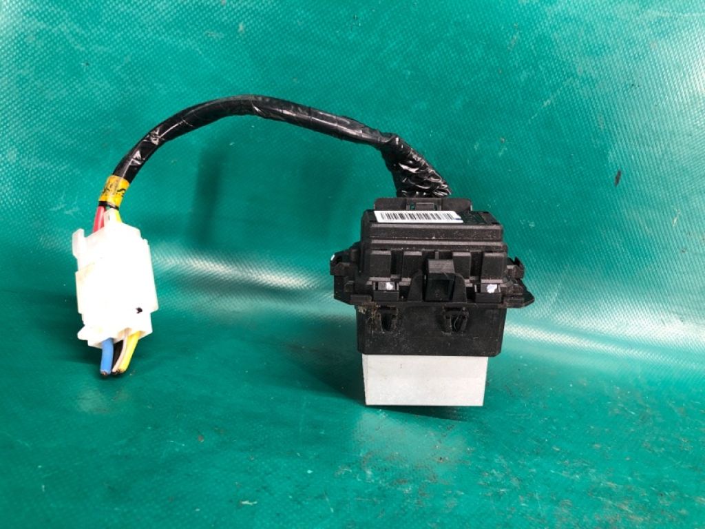 27761-JE22A | Резистор пічки NISSAN JUKE 10-19