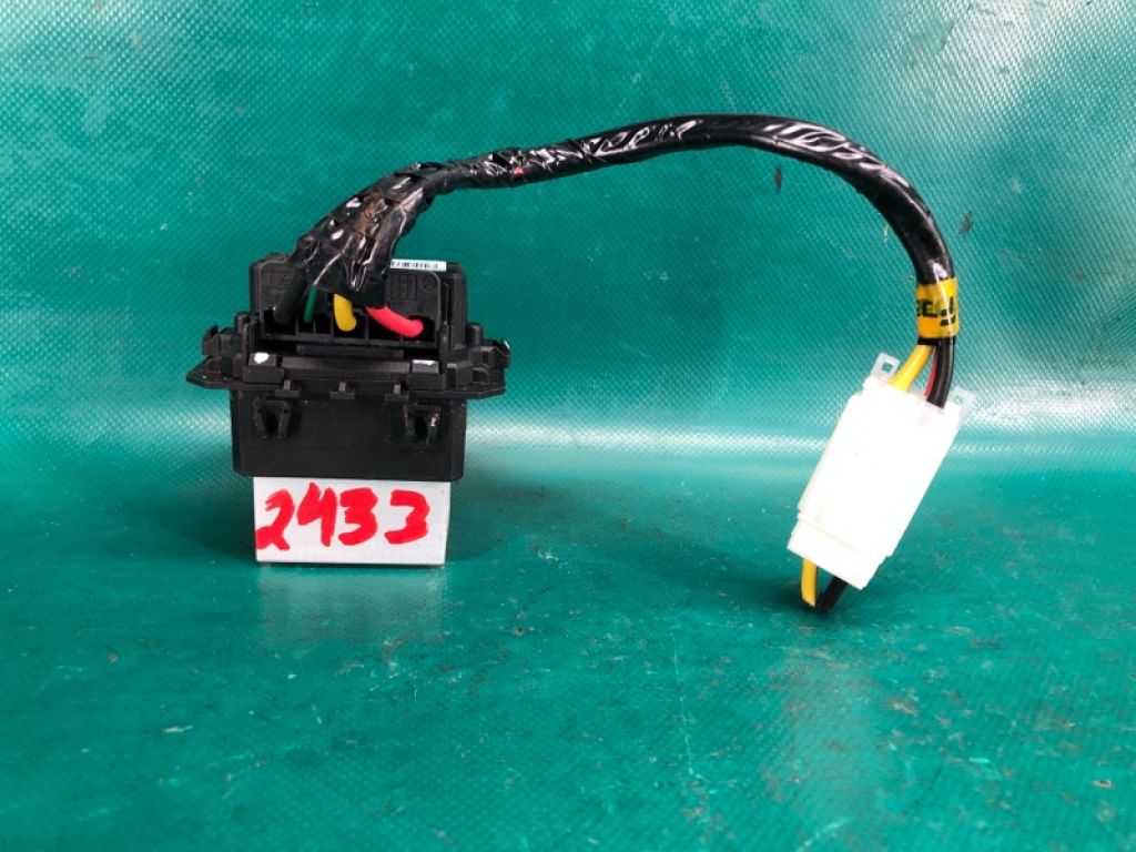 27761-JE22A | Резистор пічки NISSAN JUKE 10-19 - Фото 3