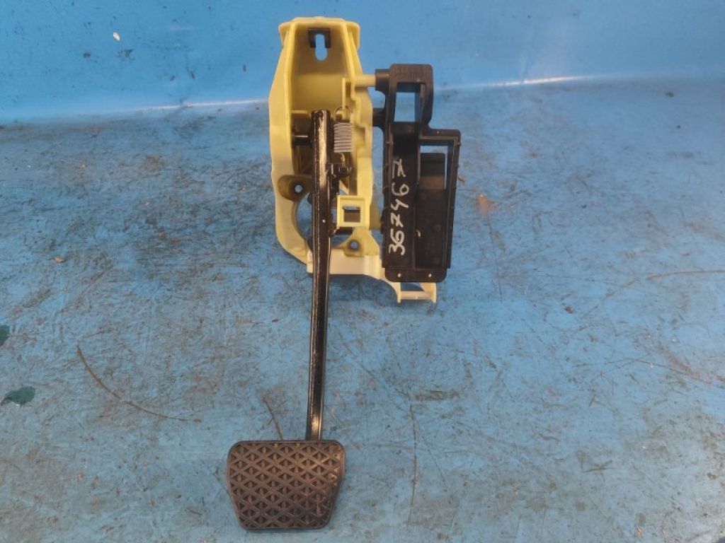 35 00 6 777 171 | Педаль тормоза BMW 6 SERIES (F13) 12-18