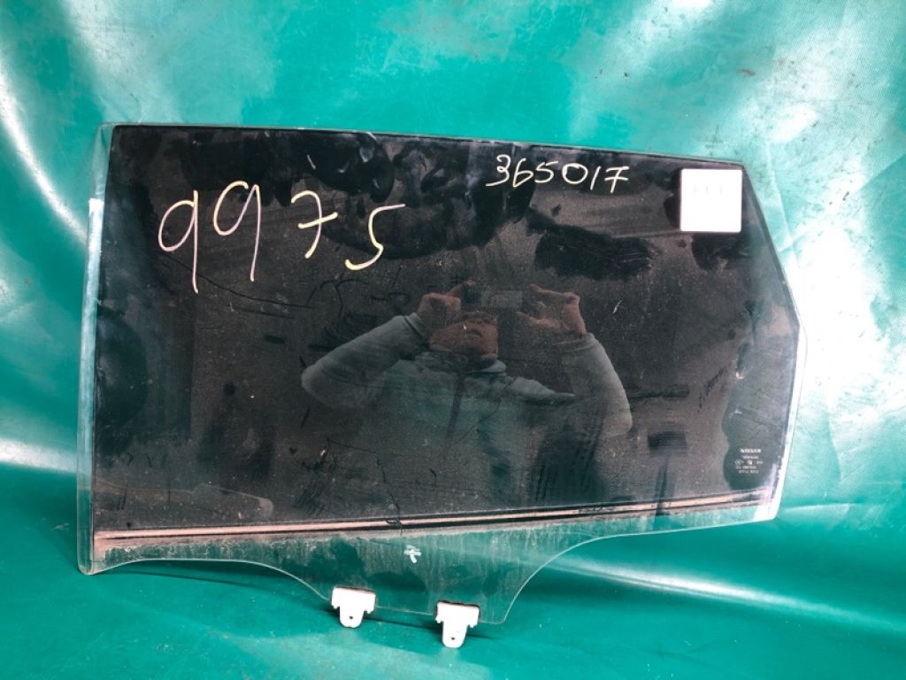 82301-JM00B | Скло дверей задн. лів. NISSAN ROGUE 08-15