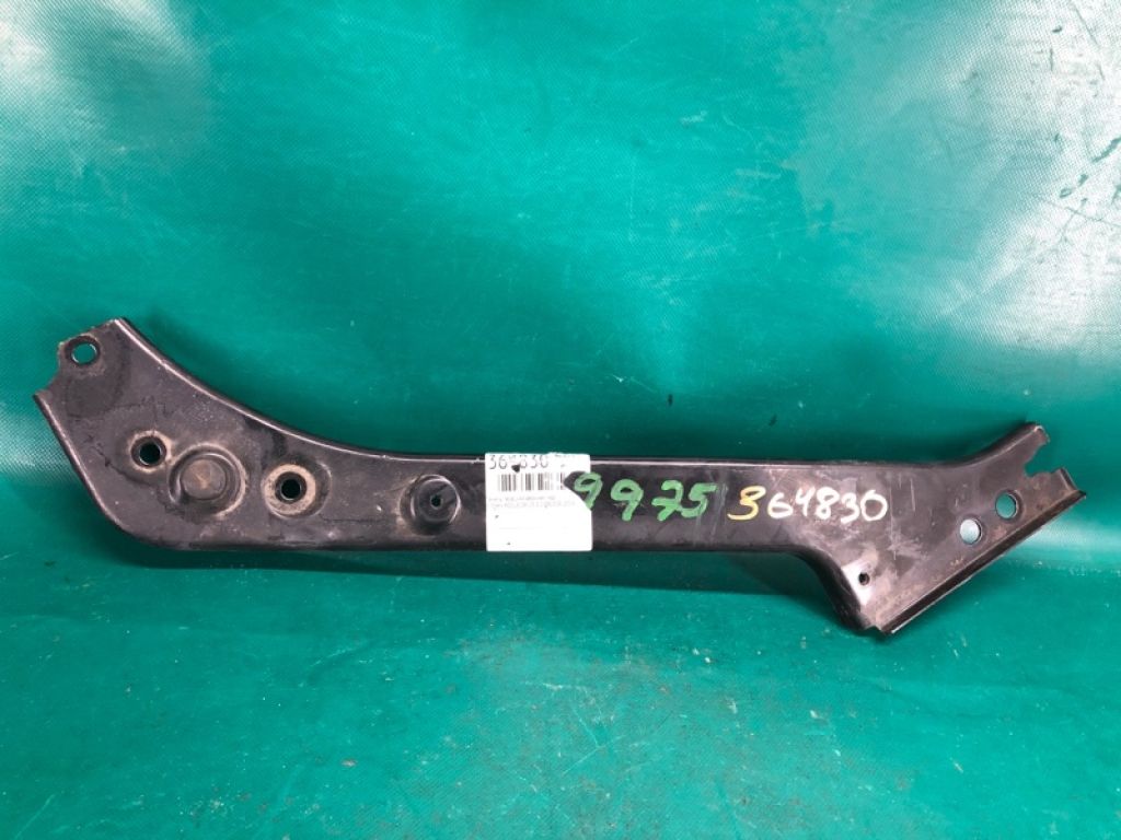 62513-JM00A | Кронштейн кріплення фари лів. NISSAN ROGUE 08-15