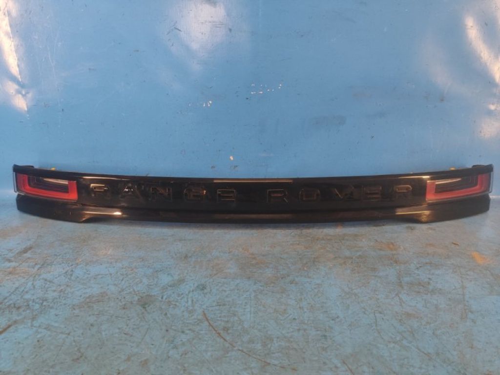 J8A2-13192-AG | Ліхтар внутрішній LAND ROVER VELAR 17-