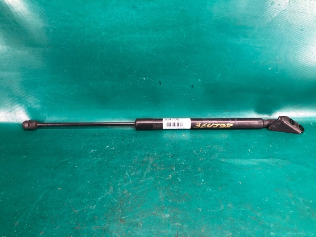 90451-1VK0B | Амортизатор крышки багажника лев. NISSAN ROGUE 08-15