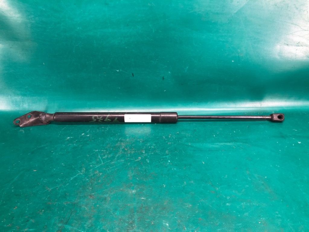 90451-1VK0B | Амортизатор крышки багажника лев. NISSAN ROGUE 08-15 - Фото 3