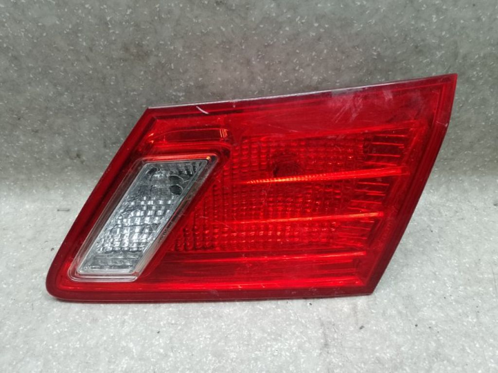 81581-33150 | Ліхтар внутрішній прав. LEXUS ES350 06-12
