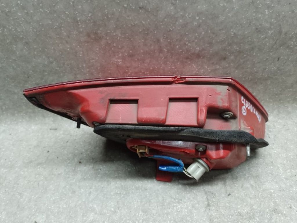 81581-33150 | Ліхтар внутрішній прав. LEXUS ES350 06-12 - Фото 2