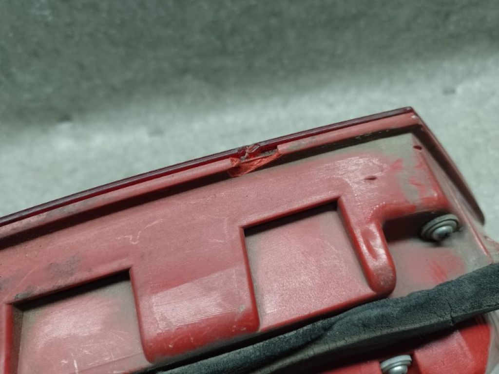 81581-33150 | Ліхтар внутрішній прав. LEXUS ES350 06-12 - Фото 4