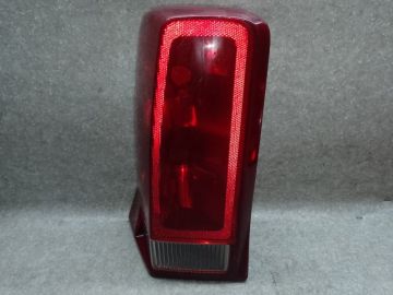 Фонарь наружный лев. CADILLAC ESCALADE 01-06