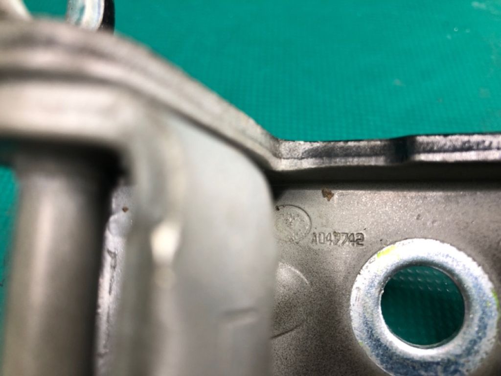 82420-4P00A | Петля двері нижня передн. прав. NISSAN ROGUE 08-15 - Фото 3