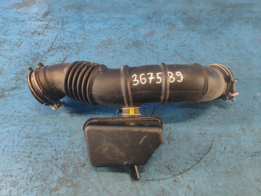 17880-15110 | Патрубок впускної системи LEXUS LBX 23-