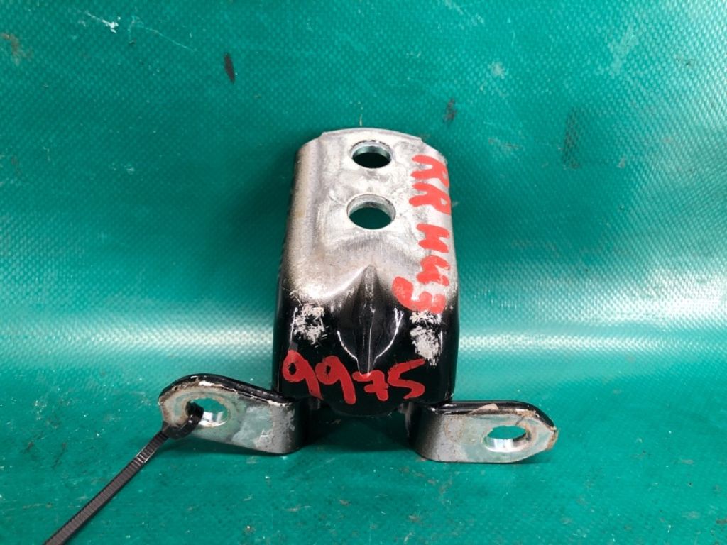 82420-4P00A | Петля двері нижня задн. прав. NISSAN ROGUE 08-15 - Фото 3