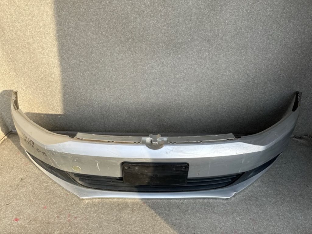 Бампер передній VOLKSWAGEN JETTA USA 10-17 - Фото 2