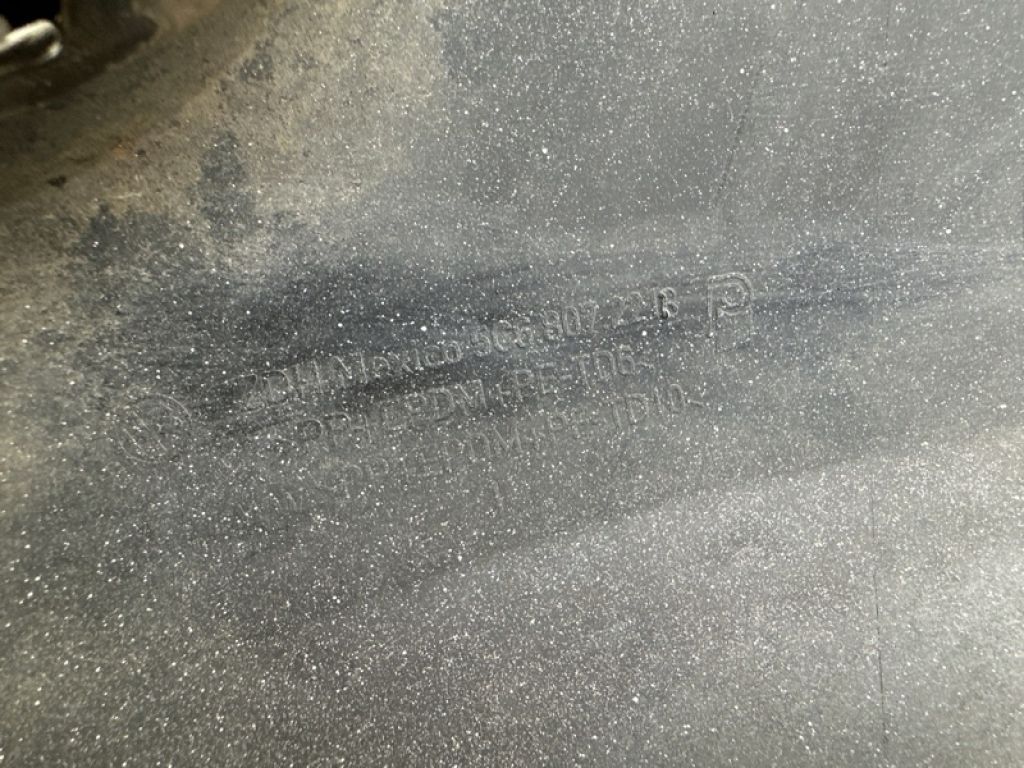 Бампер передній VOLKSWAGEN JETTA USA 10-17 - Фото 14