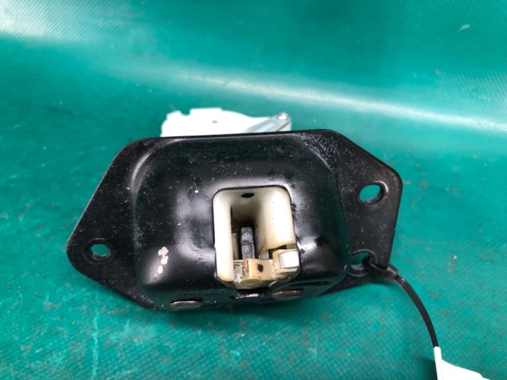 90502-EN00A | Замок крышки багажника NISSAN ROGUE 08-15 - Фото 4