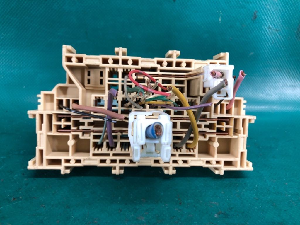 24311-3UB0A | Блок запобіжників салон NISSAN ROGUE 08-15 - Фото 3