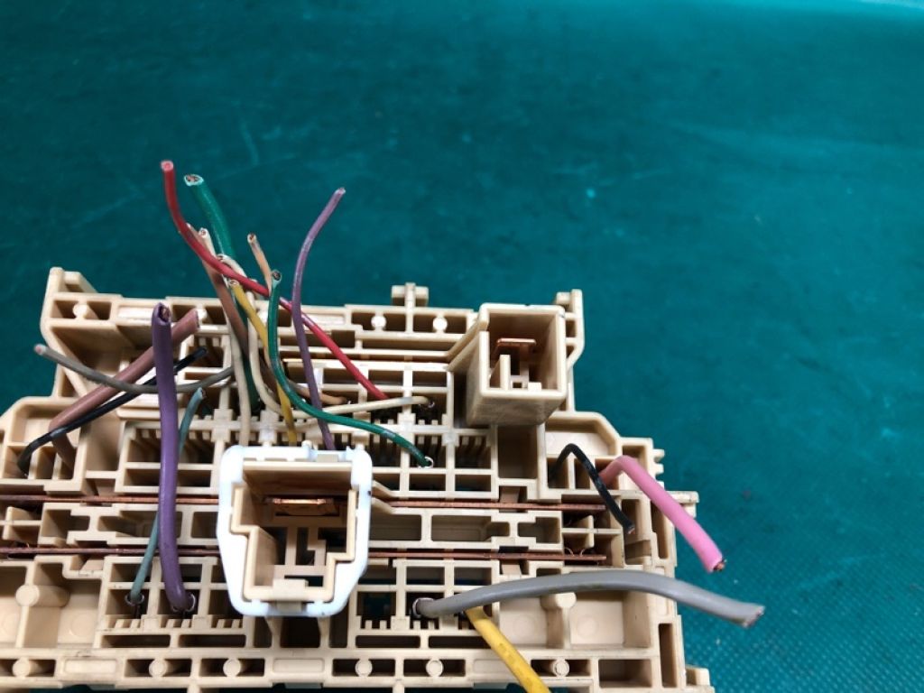 24311-3UB0A | Блок запобіжників салон NISSAN ROGUE 08-15 - Фото 4