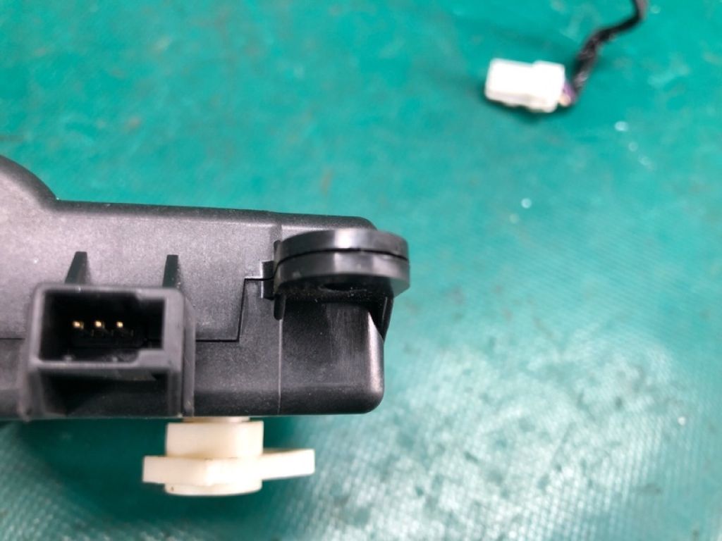 27731-AL500 | Моторчик заслінки пічки NISSAN ROGUE 08-15 - Фото 4